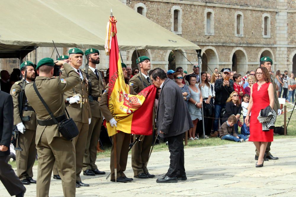 Més de 300 persones juren bandera al Castell de Figueres