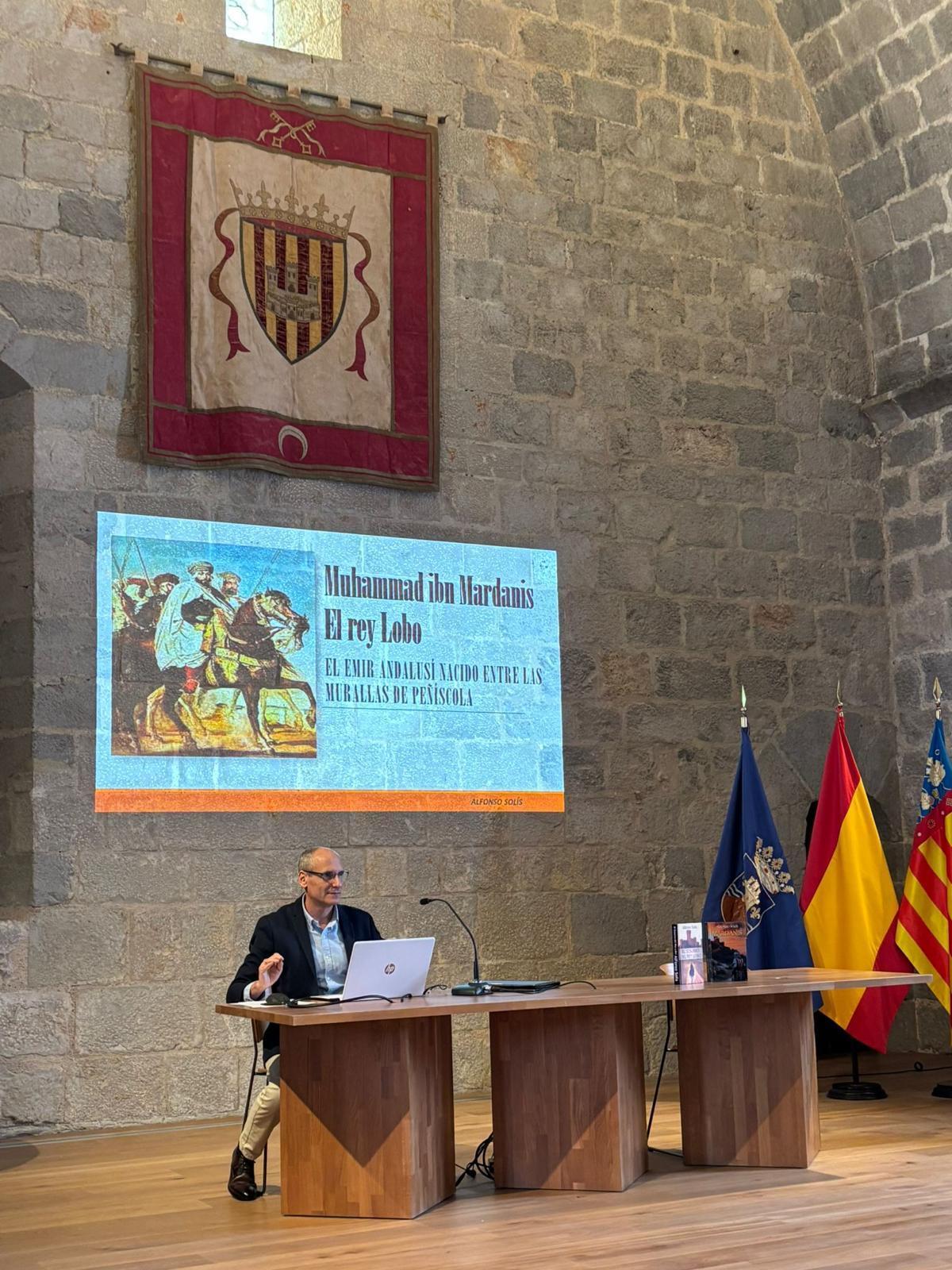 Alfonso Solís, durante la charla sobre el Rey Lobo.