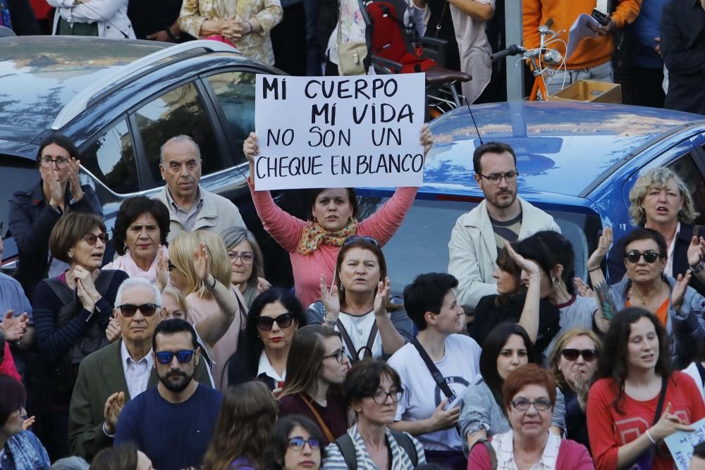 Marcha en València en protesta por la sentencia de 'La Manada'