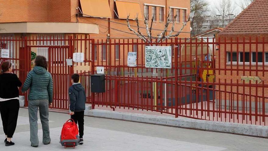 EducaciÃ³n confÃ­a en que los alumnos puedan incorporarse entre &quot;mayo y junio&quot; a los colegios.