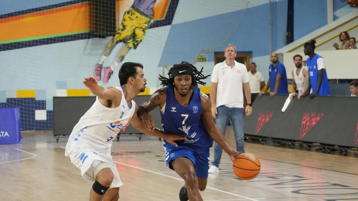 Colby Rogers durante un encuentro del Caja Rural CB Zamora.