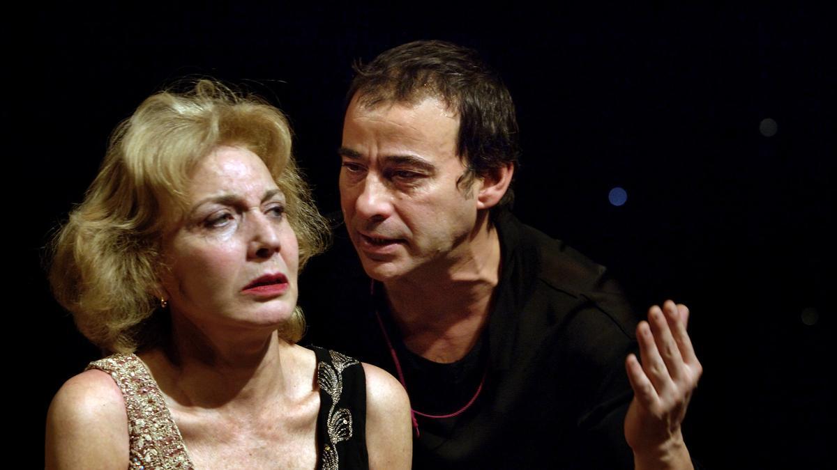 Marisa Paredes y Eduard Fernández, en el Hamlet de Lluis Pascual en el Festival Grec de 2006.
