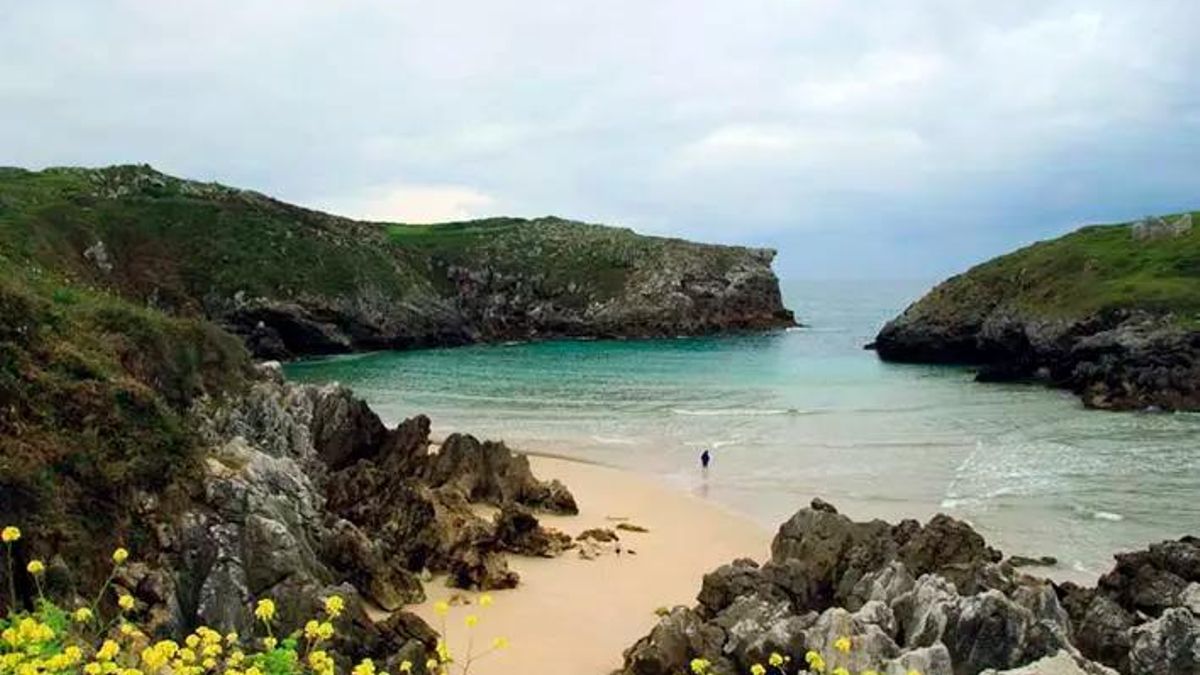 Parece el Caribe, pero es España: la escapada perfecta a un pueblo marinero de cuento