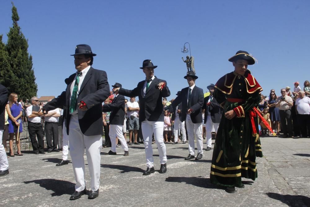 O Hío baila para rendir culto a San Roque