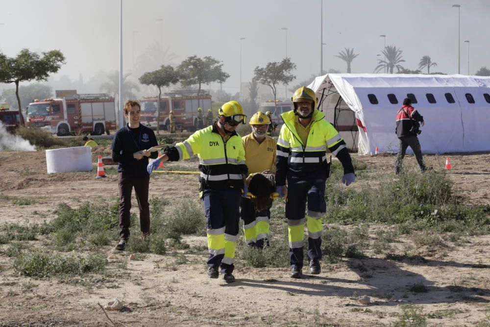 Más de 500 efectivos participan en un simulacro de accidente aéreo