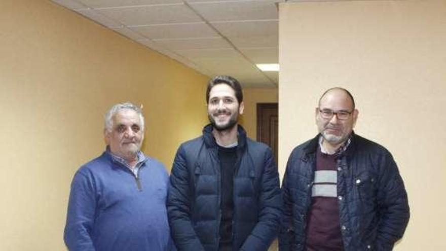 MIembros de la ejecutiva socialista de Cangas. // S.A.