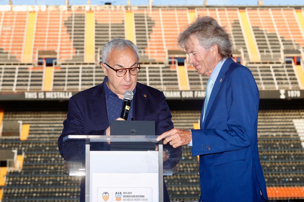 Alejandro Blanco entregó una distinción a Blanquer