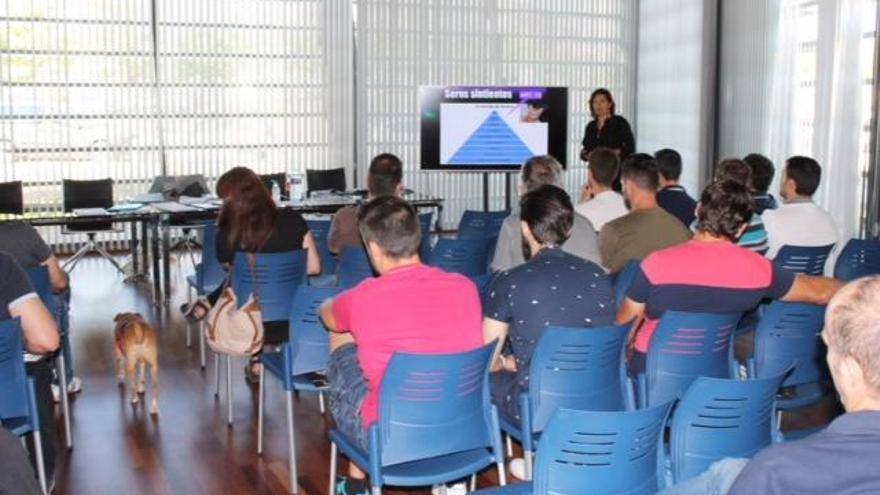 Curso para policías locales sobre actuaciones en caso de maltrato animal