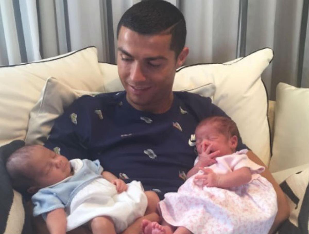 VIENTRE DE ALQUILER PARA VIPS: Cristiano Ronaldo ingresa en el club de los  padres de gemelos a la carta