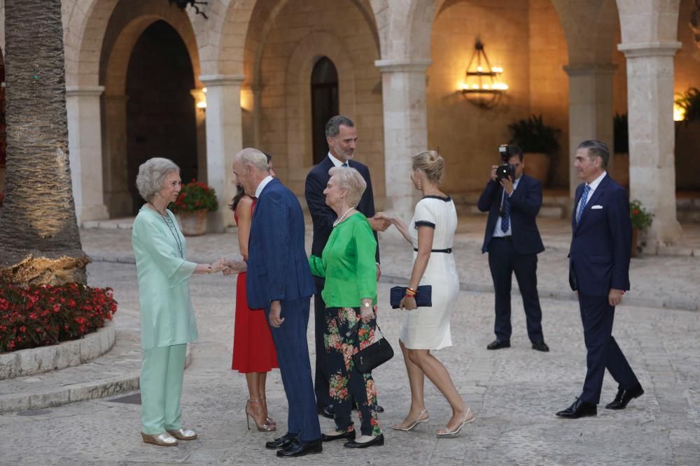 Aires nuevos y juventud  en la recepción de los Reyes