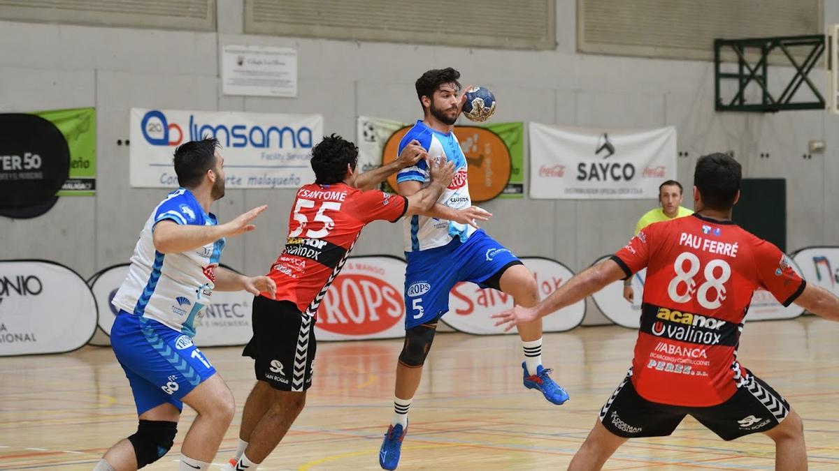 Pablo Fernández durante un partido