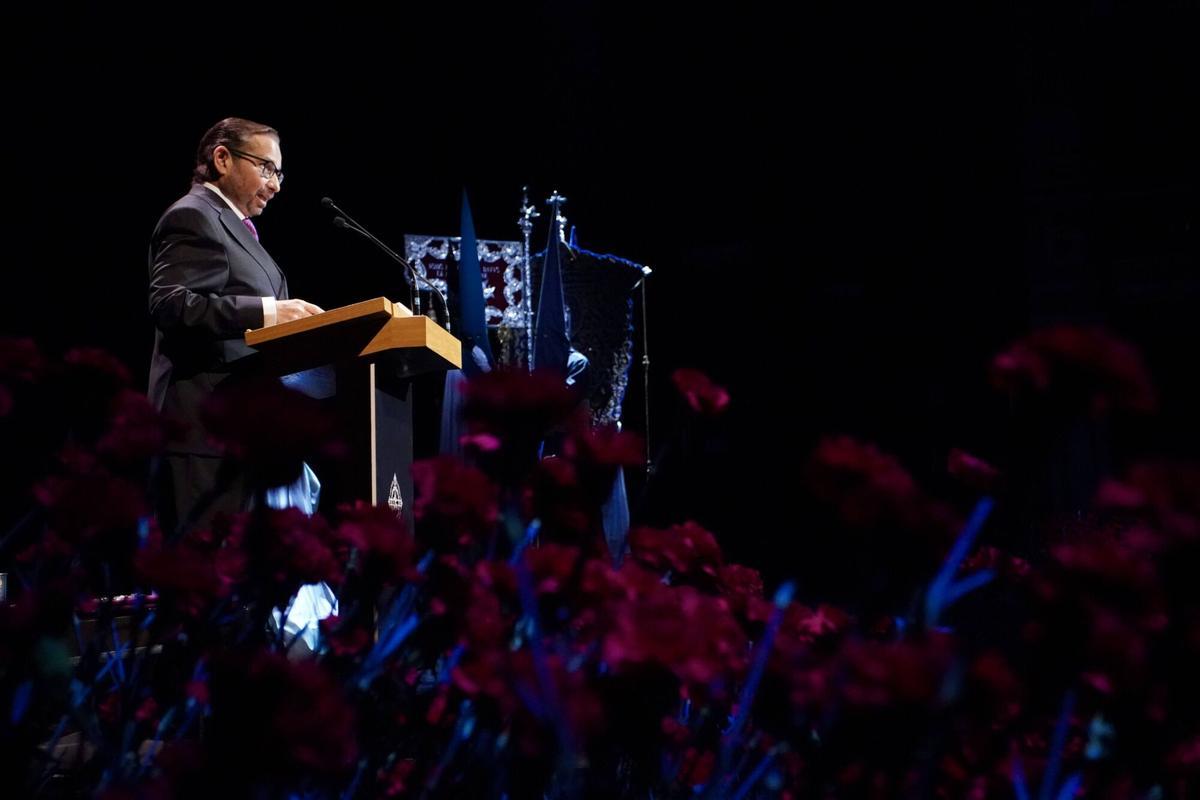 El pregonero de la Semana Santa de Málaga 2026, Ignacio Castillo en el Teatro Cervantes.