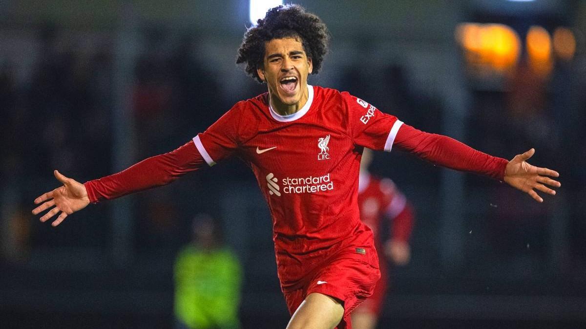 Jayden Danns, el goleador precoz