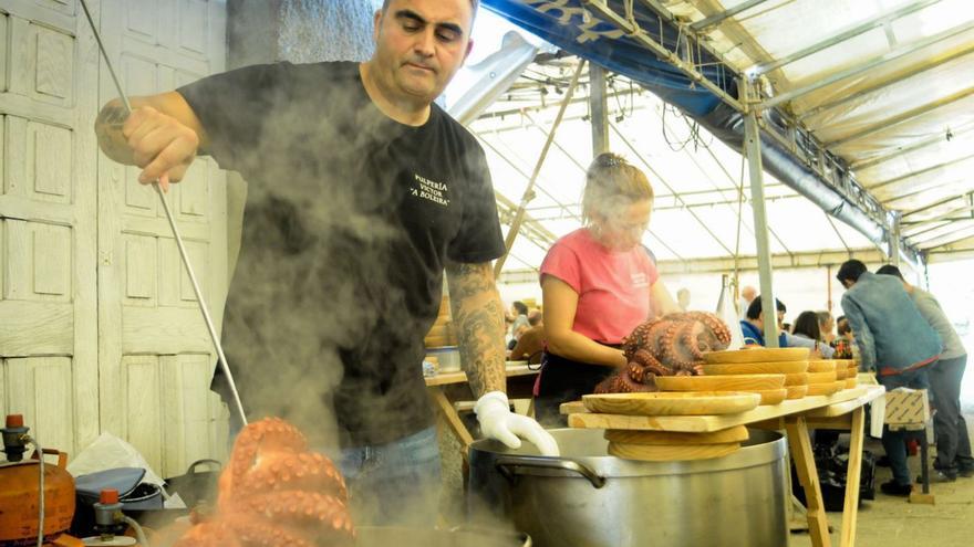 Buen pulpo y el mejor vino nuevo para quienes se acerquen a la romería de San Simón