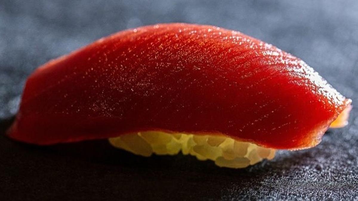 Uno de los nigiris-joya de Sensato.