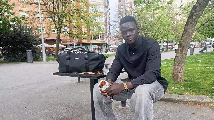 Mansour Gueye, el senegalés que tras una dura travesía en patera acabó viviendo en España: 