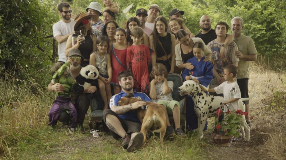Participantes en el videoclip.