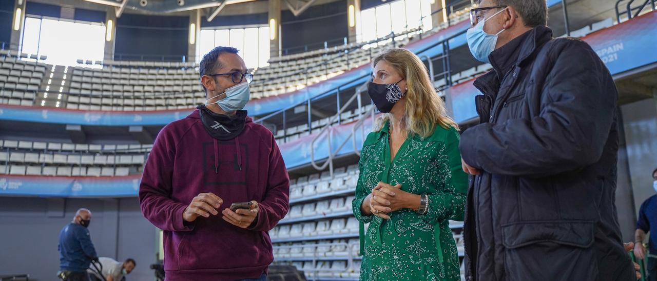 Amparo Marco visita mejoras pabellón Ciutat de Castelló