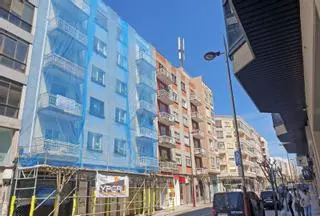 Los pisos turísticos extienden sus tentáculos a los barrios vigueses: un edificio completo en Teis