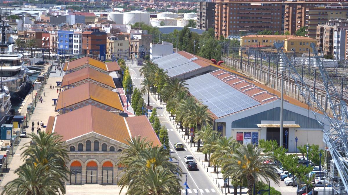 Los Tinglados del Moll de Costa de Tarragona en los que se instalarán las placas solares.