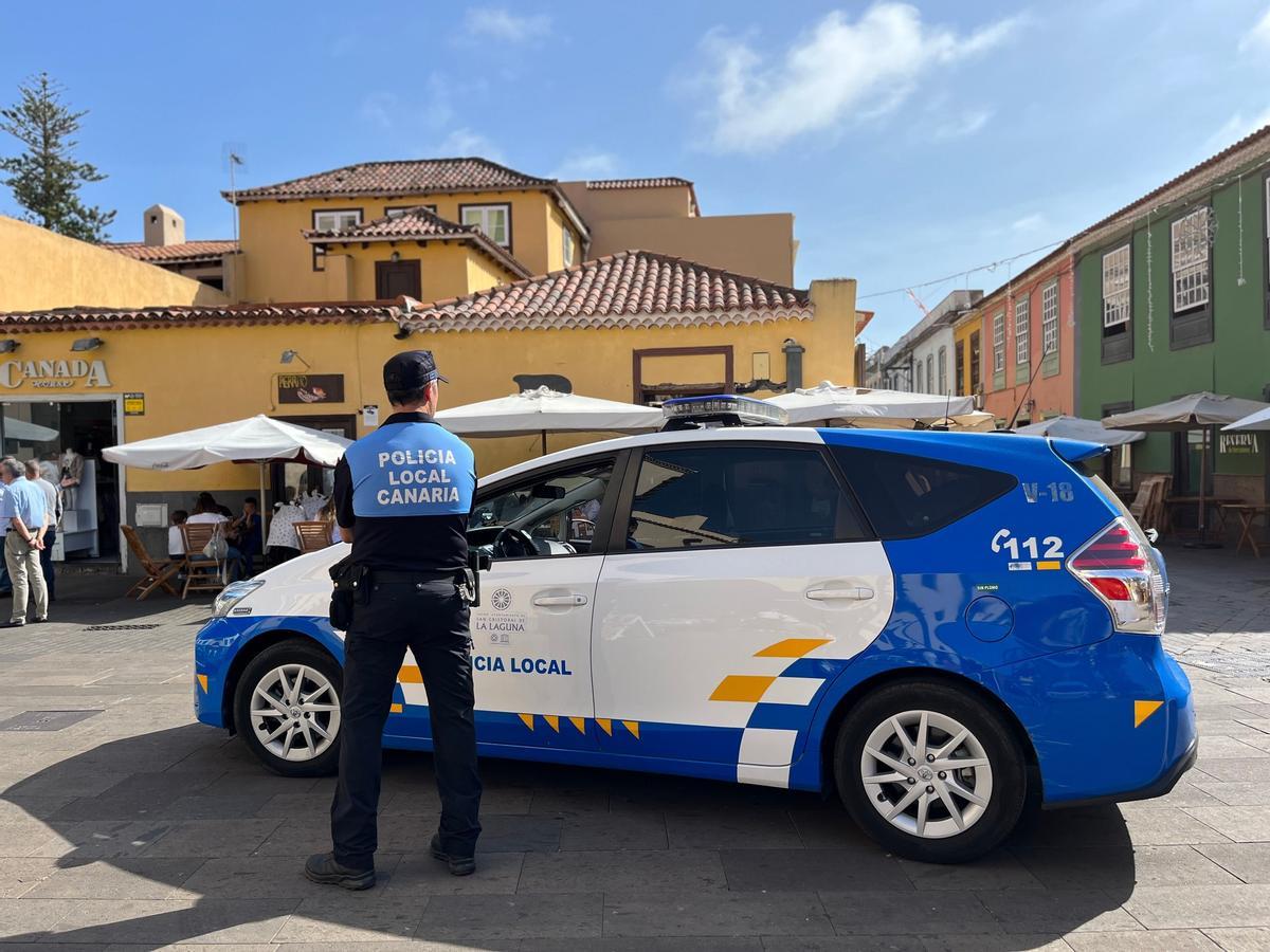 Un agente en la zona de La Concepción.