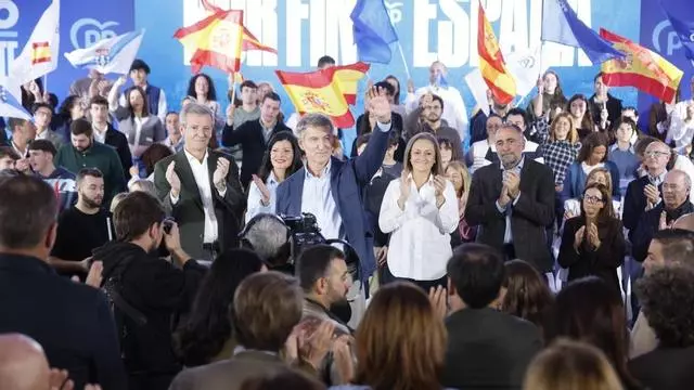 Feijóo arenga al PP desde Vigo: «Estamos preparados para iniciar la reconstrucción nacional»