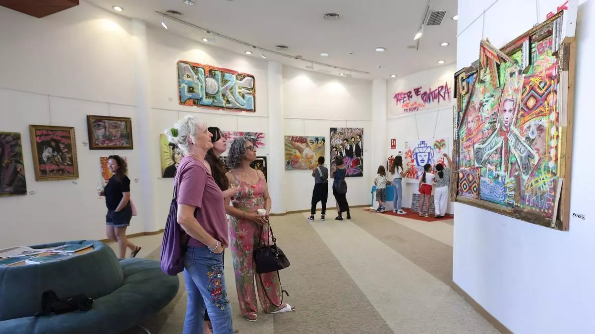 Boke lleva al Club Diario de Ibiza diez años de arte callejero y reciclaje