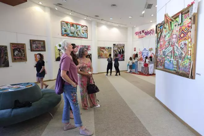 Mira todas las imágenes de la inauguración de la exposición del artista Boke en el Club Diario de Ibiza