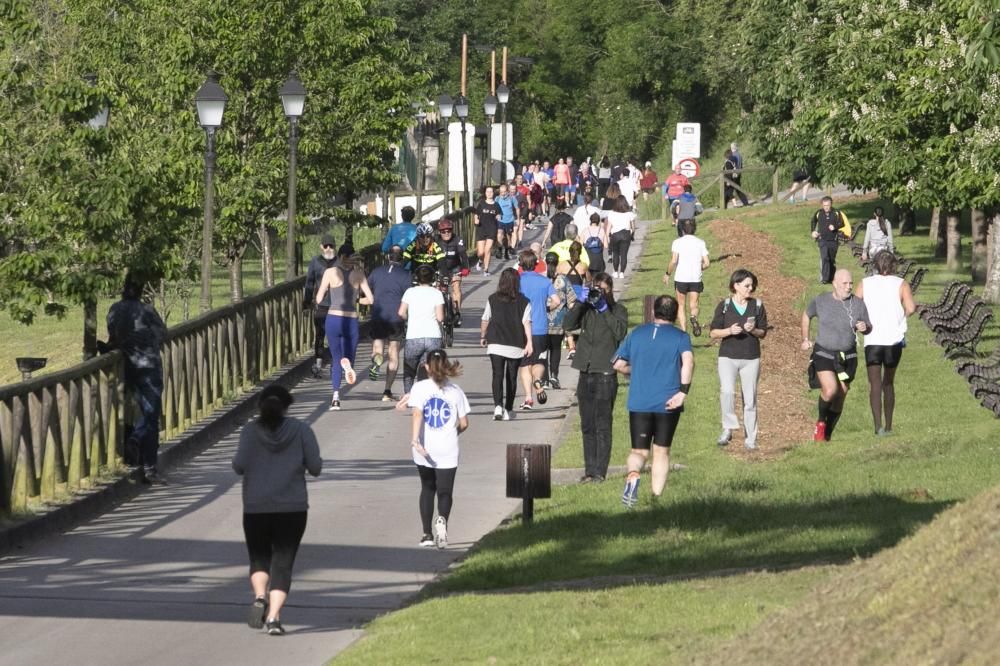 Oviedo se echa a la calle para hacer deporte en el primer día del desconfinamiento