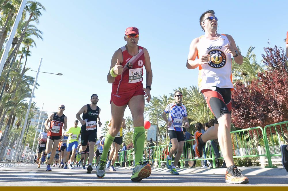 Hassane Ahouchar logra su cuarta victoria en el Medio Maratón de Elche