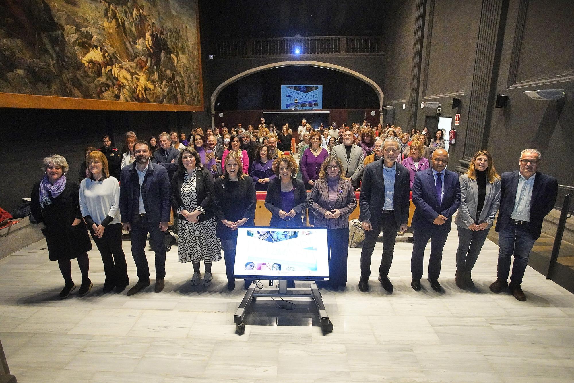 Institucions gironines i entitats feministes en l’acte del Dia Internacional de la Dona a Girona