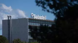 Junts ve "insuficientes" las condiciones para frenar la opa del BBVA al Sabadell y ERC confía en que fracase