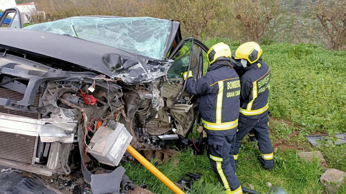 Dos heridos en una colisión frontal en Santa Brígida