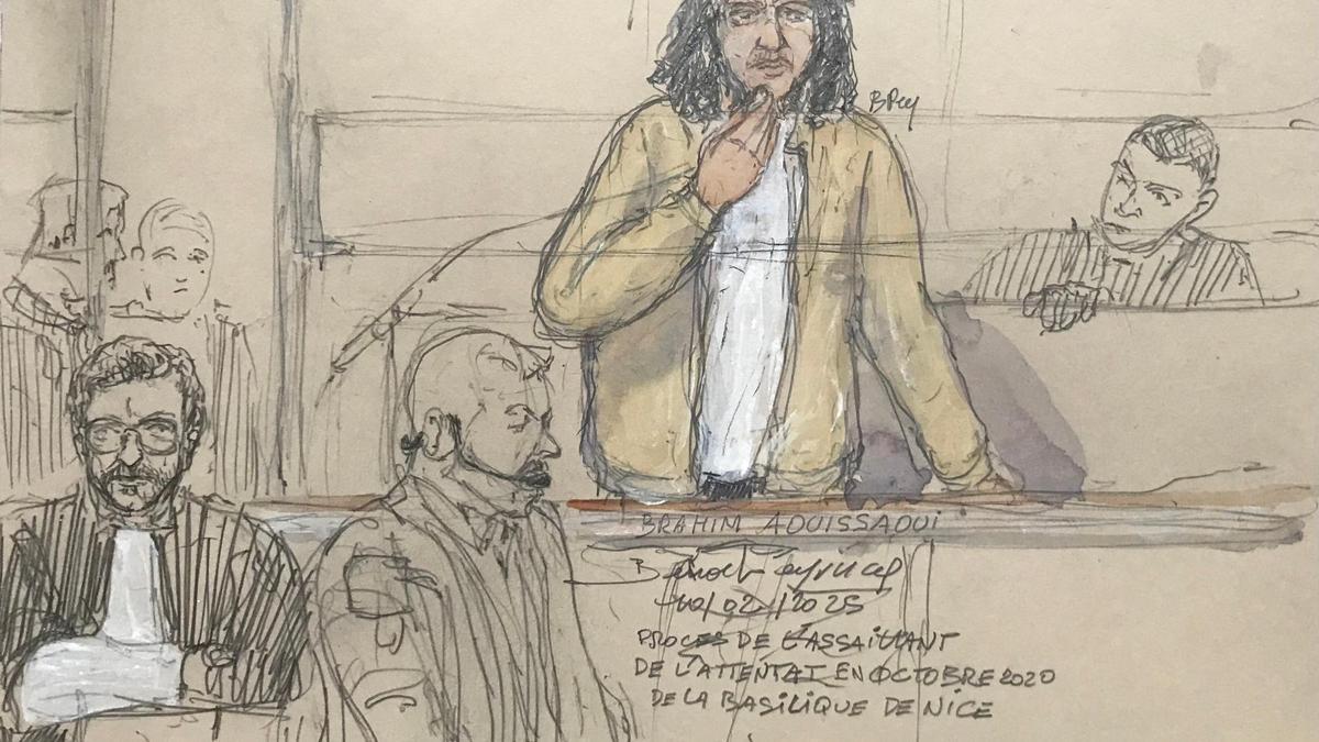 Ilustración de Brahim Aouissaoui durante su juicio en París por matar con un cuchillo a tres personas en una basílica de Niza en octubre de 2020