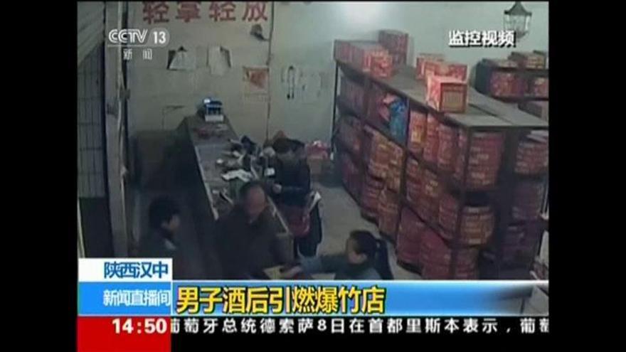 Explosión en cadena en una tienda de petardos de China