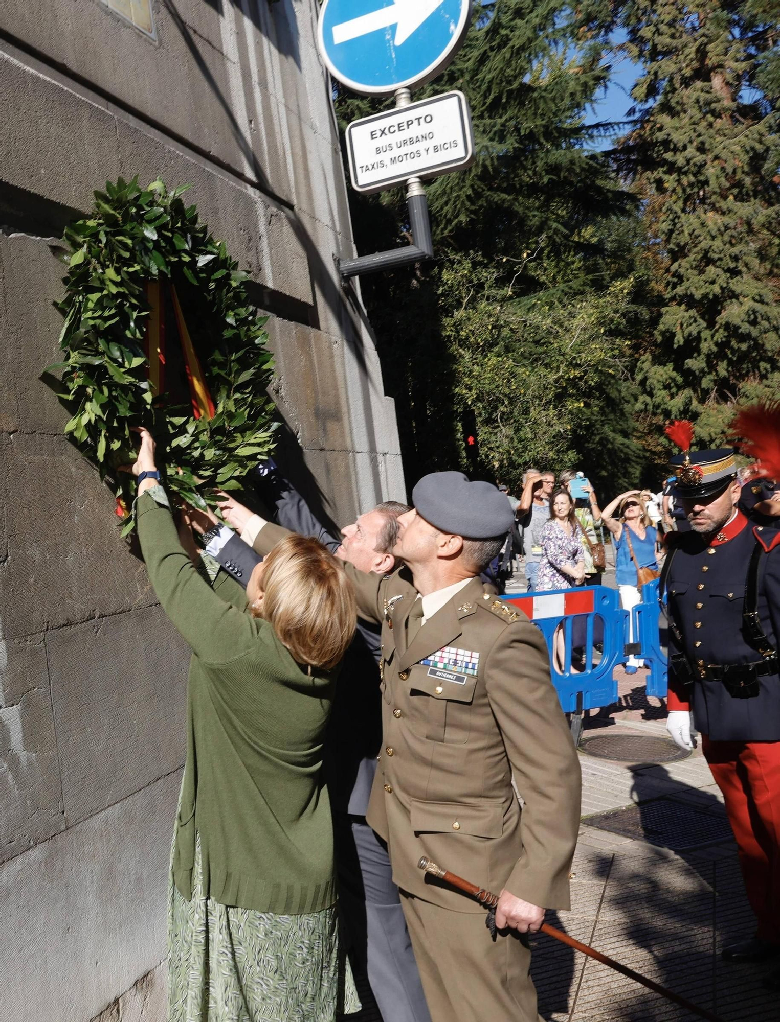 Parada militar en Oviedo para homenajear al Cabo Noval
