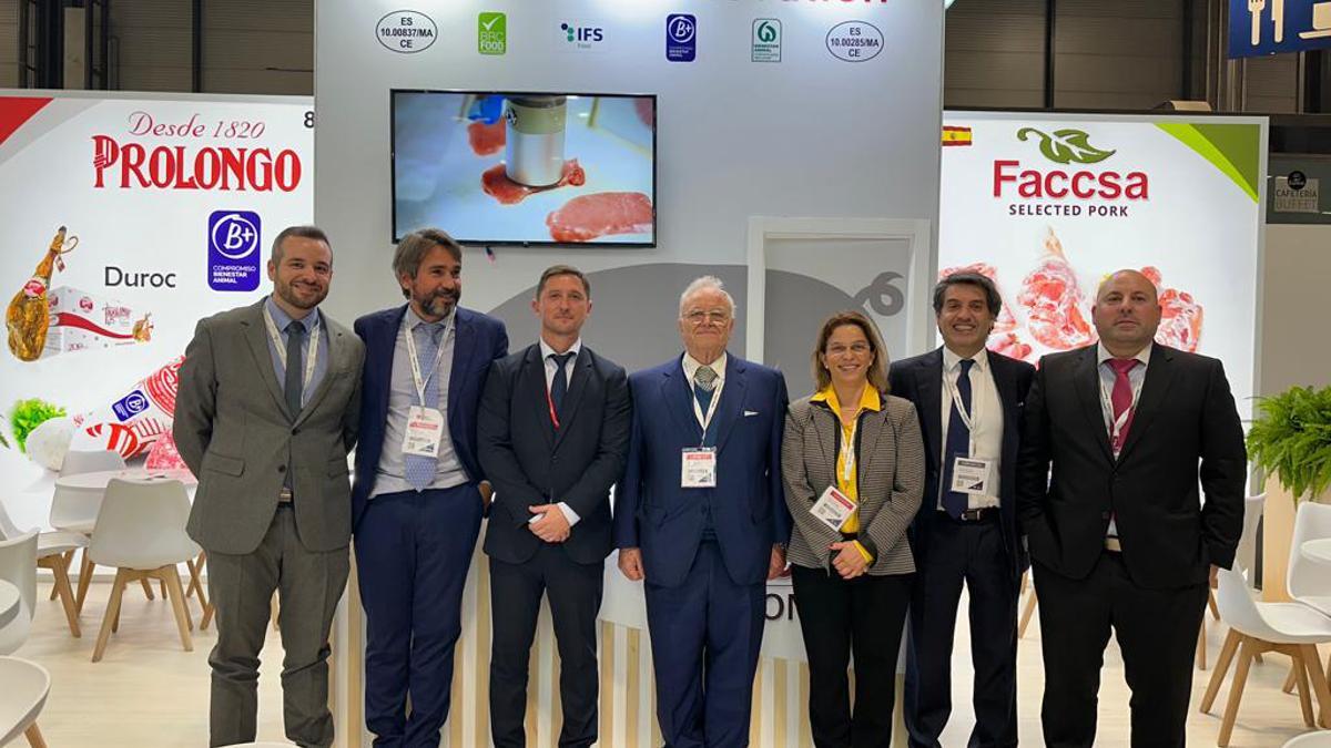 El equipo de Faccsa Prolongo en el expositor de la Meat Attraction de Madrid