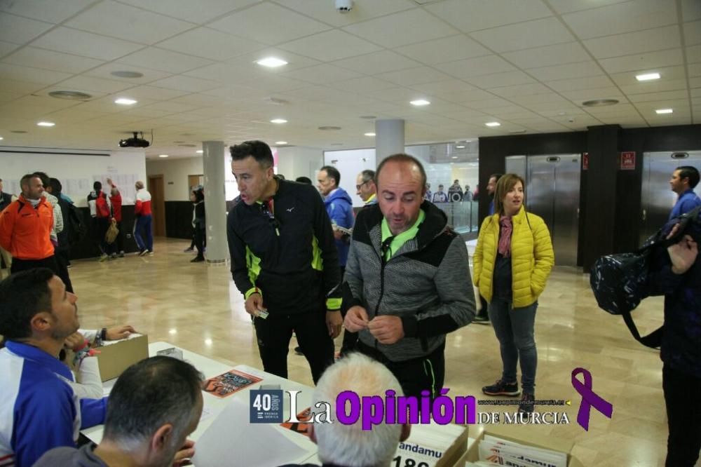 Recogida de dorsales, ambiente y salida de la XXXI Media Maratón Ciudad de Lorca