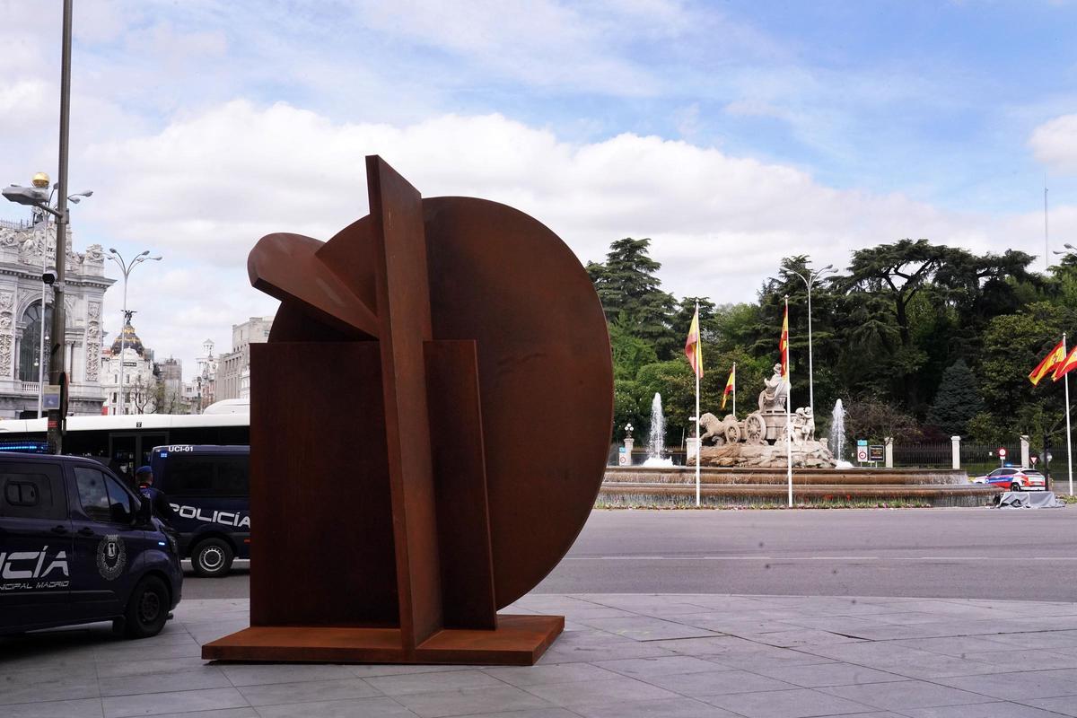 Hermes, junto a la fuente de Cibeles.