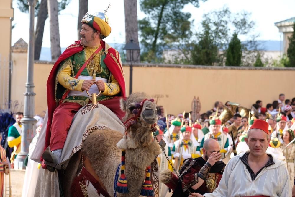 Desaparecida hace décadas. La comparsa mora, ausente en el último siglo, regresó por un día con el jefe de los «Moro Vells» al mando