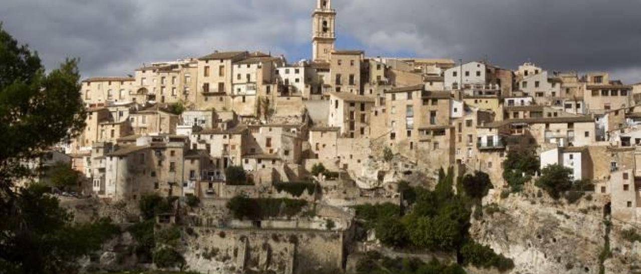 Panorámica de Bocairent, localidad que ha conservado su silueta histórica presidida por el campanario de la Assumpció.