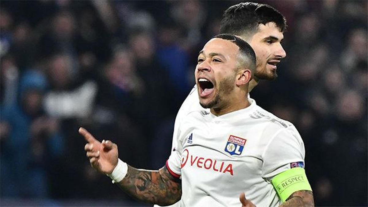 Depay afianzó la remontada del Lyon con el 2-2 ante el Leipzig