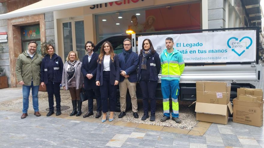La recogida gratuita de cartón comercial llega a 200 comercios más en Murcia