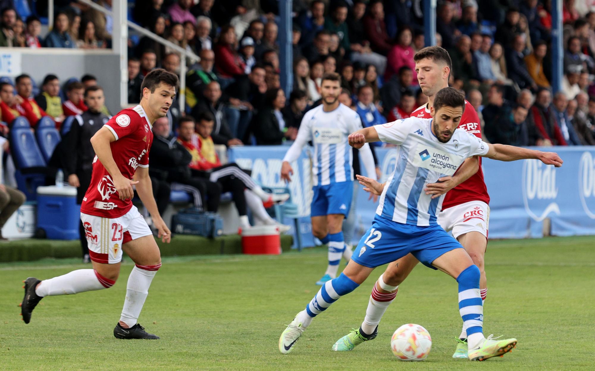 El Alcoyano se salva pese a su derrota con el Murcia