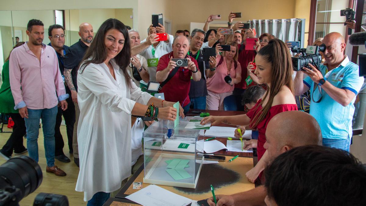 Macarena Olona ha votado este domingo en Salobreña.