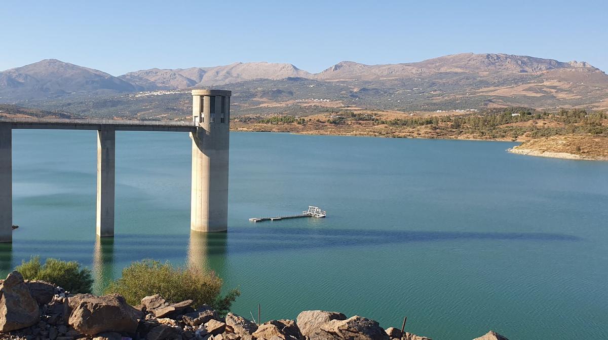 Vista actual del embalse de la Viñuela, al 44% de su capacidad. Sequía
