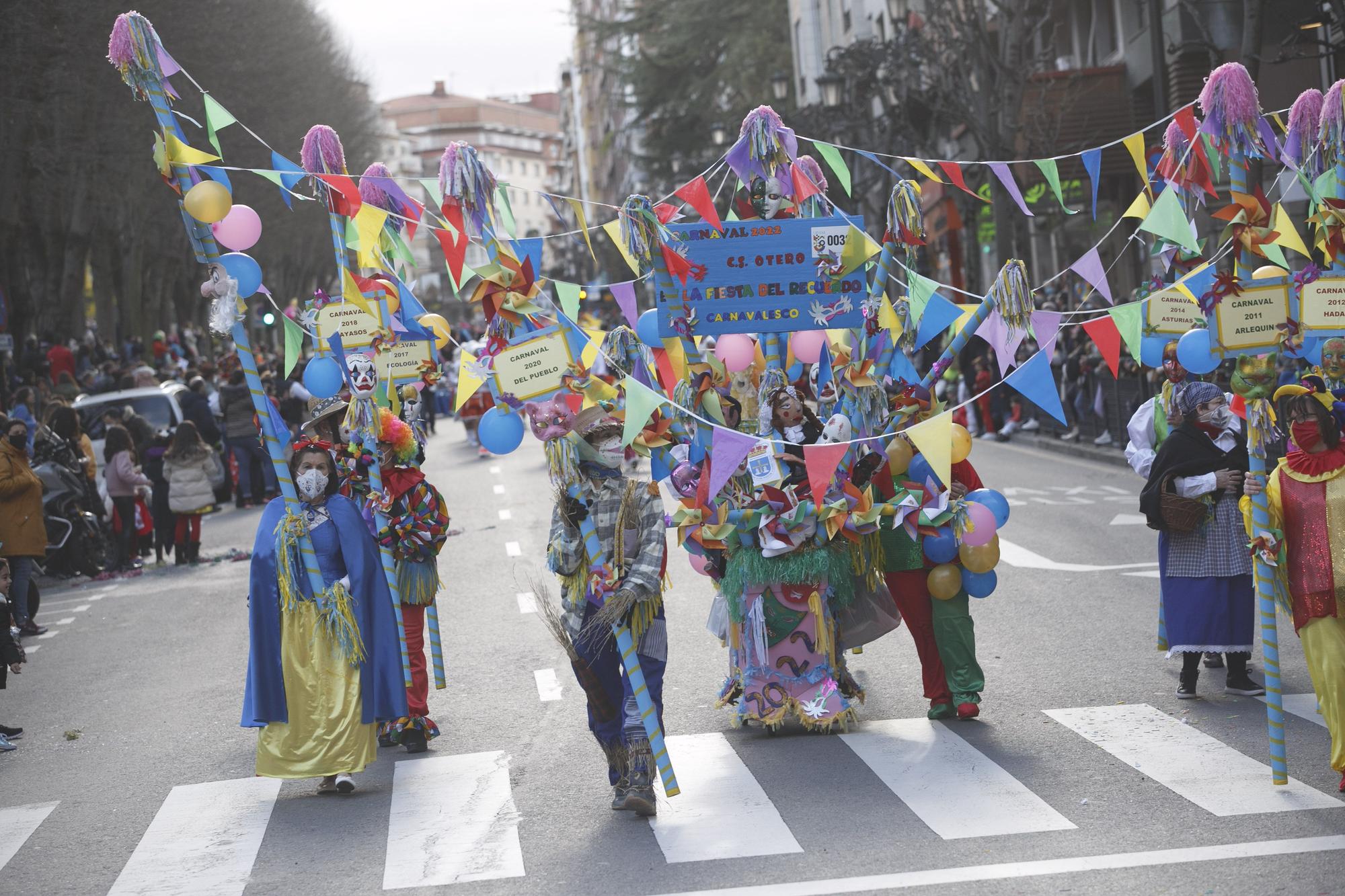 Galería de fotos: Así fue el gran desfile del carnaval en Oviedo