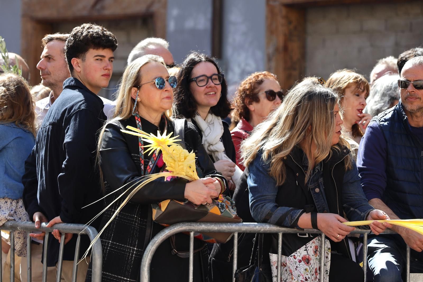 En imágenes | Emoción y mucho público en la procesión de las palmas de Zaragoza