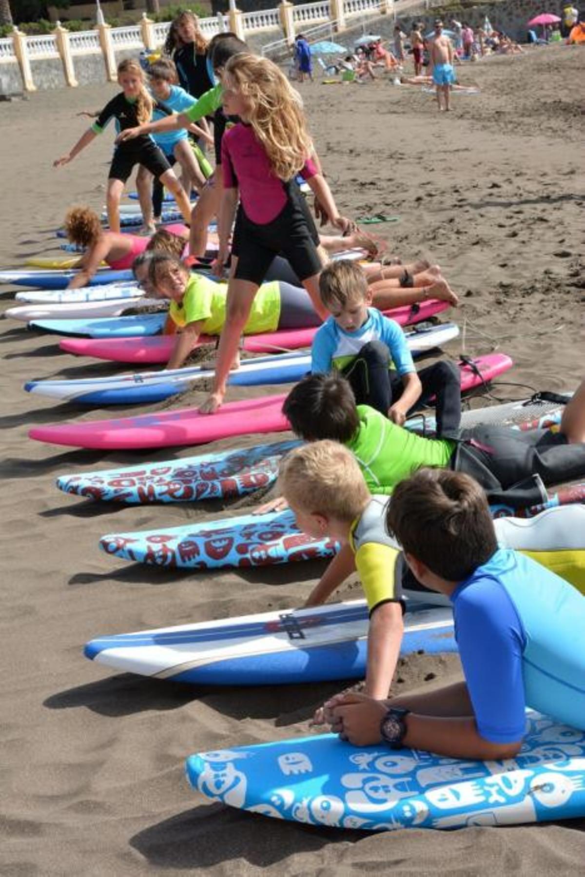 SURF PARA NIÑOS SALINETAS SURF PARA NIÑOS SALINETAS