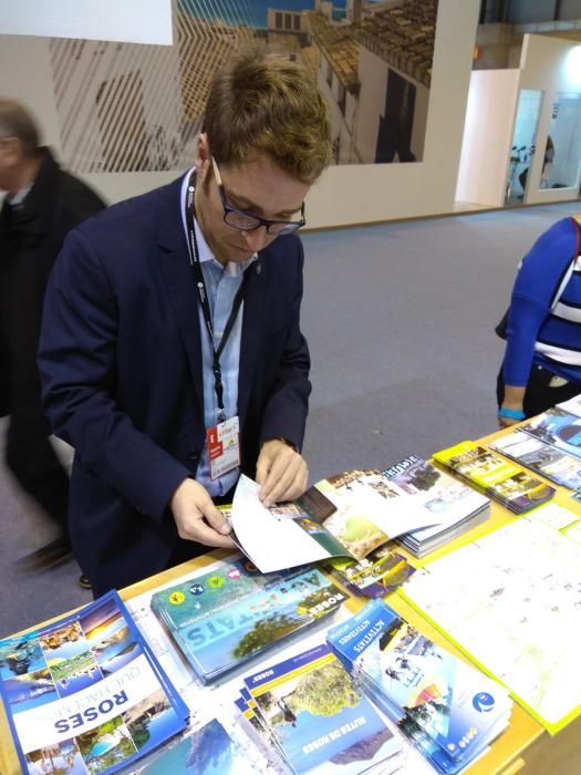 Les autoritats altempordaneses fent promoció a Fitur.